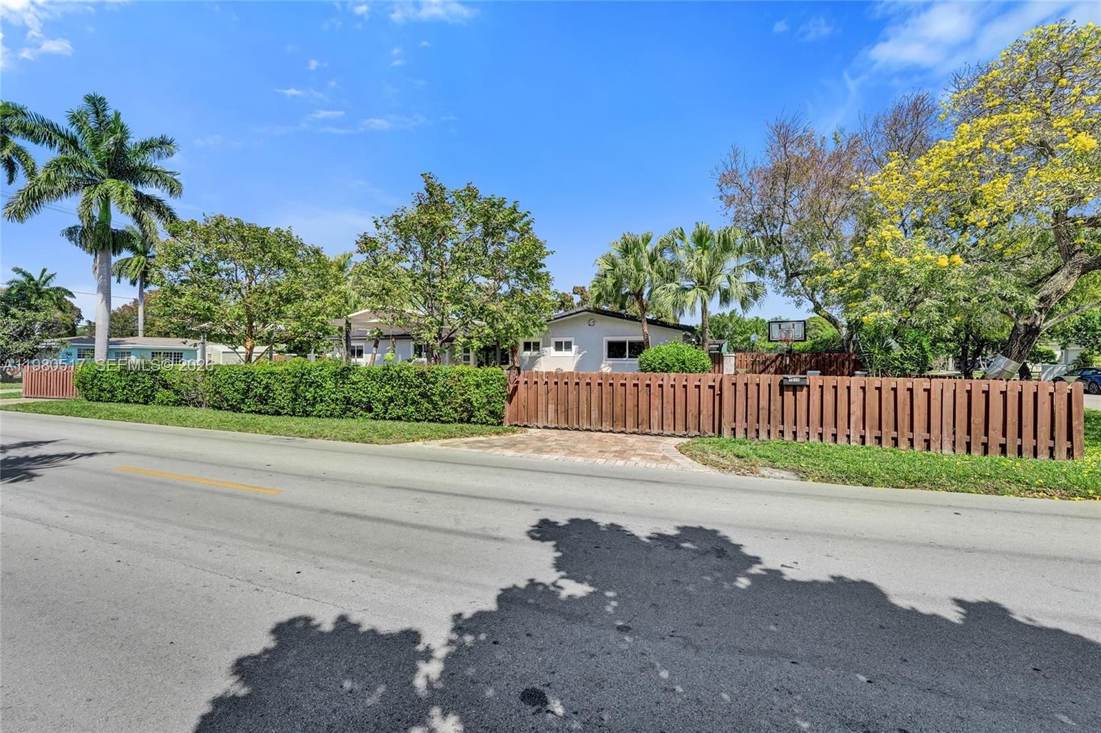 Real estate property located at 1015 14th Ave, Broward, Sunny Acres, Hollywood, FL