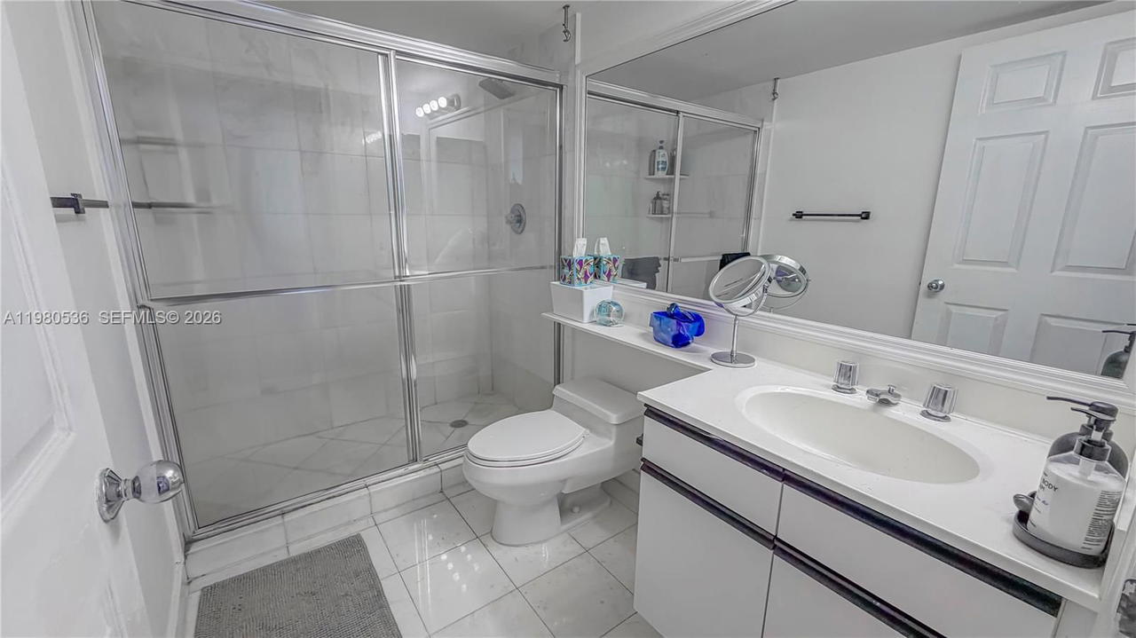 Real estate property located at 3530 Mystic Pointe Dr LPH13, Miami-dade, Mystic Pointe Tower 500 C, Aventura, FL