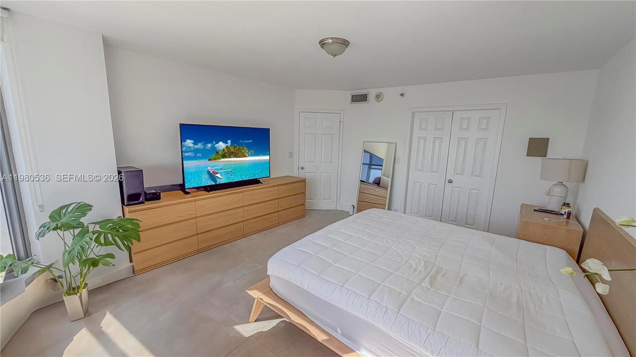 Real estate property located at 3530 Mystic Pointe Dr LPH13, Miami-dade, Mystic Pointe Tower 500 C, Aventura, FL