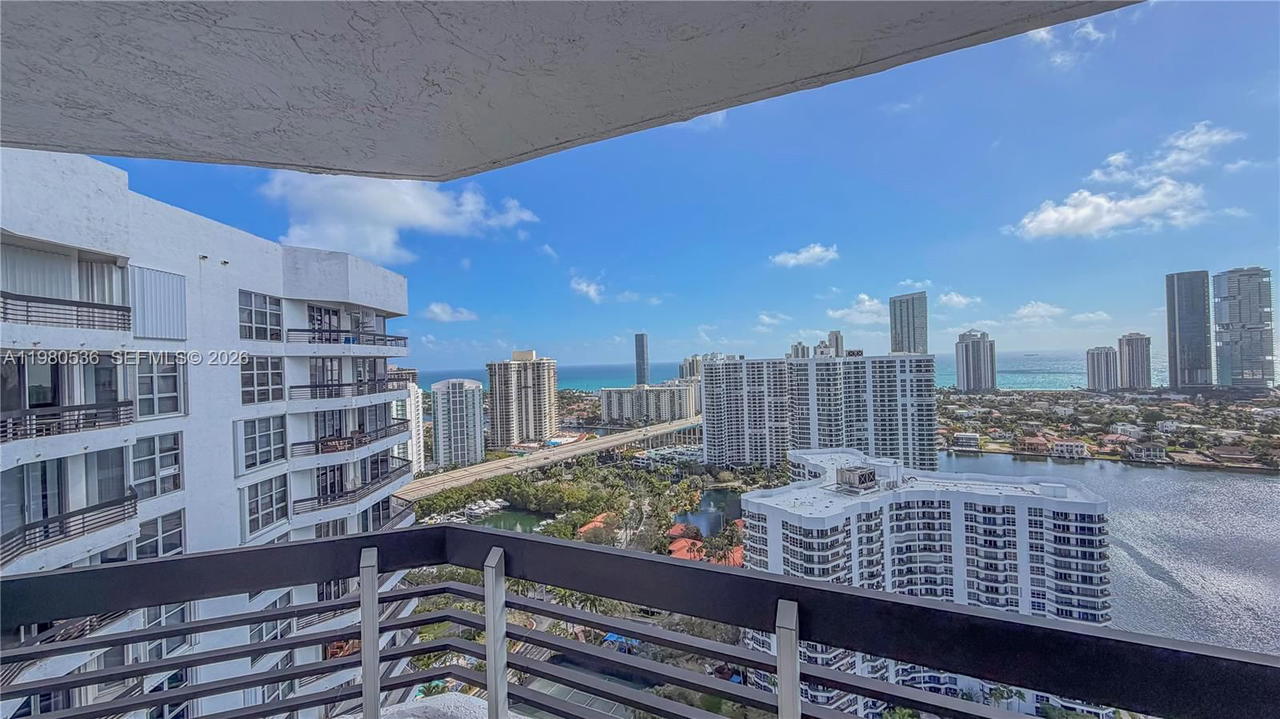 Real estate property located at 3530 Mystic Pointe Dr LPH13, Miami-dade, Mystic Pointe Tower 500 C, Aventura, FL