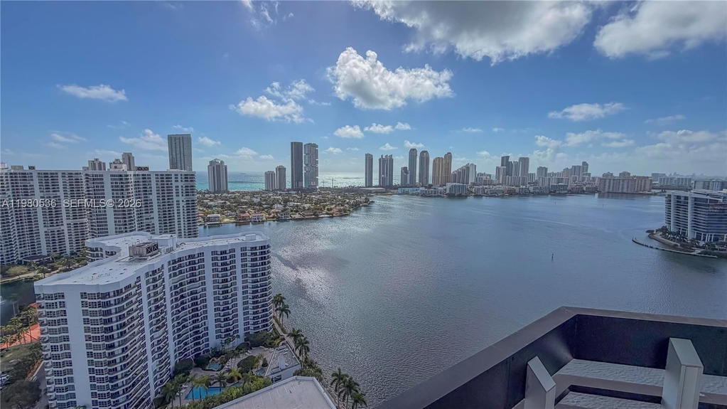 Real estate property located at 3530 Mystic Pointe Dr LPH13, Miami-dade, Mystic Pointe Tower 500 C, Aventura, FL