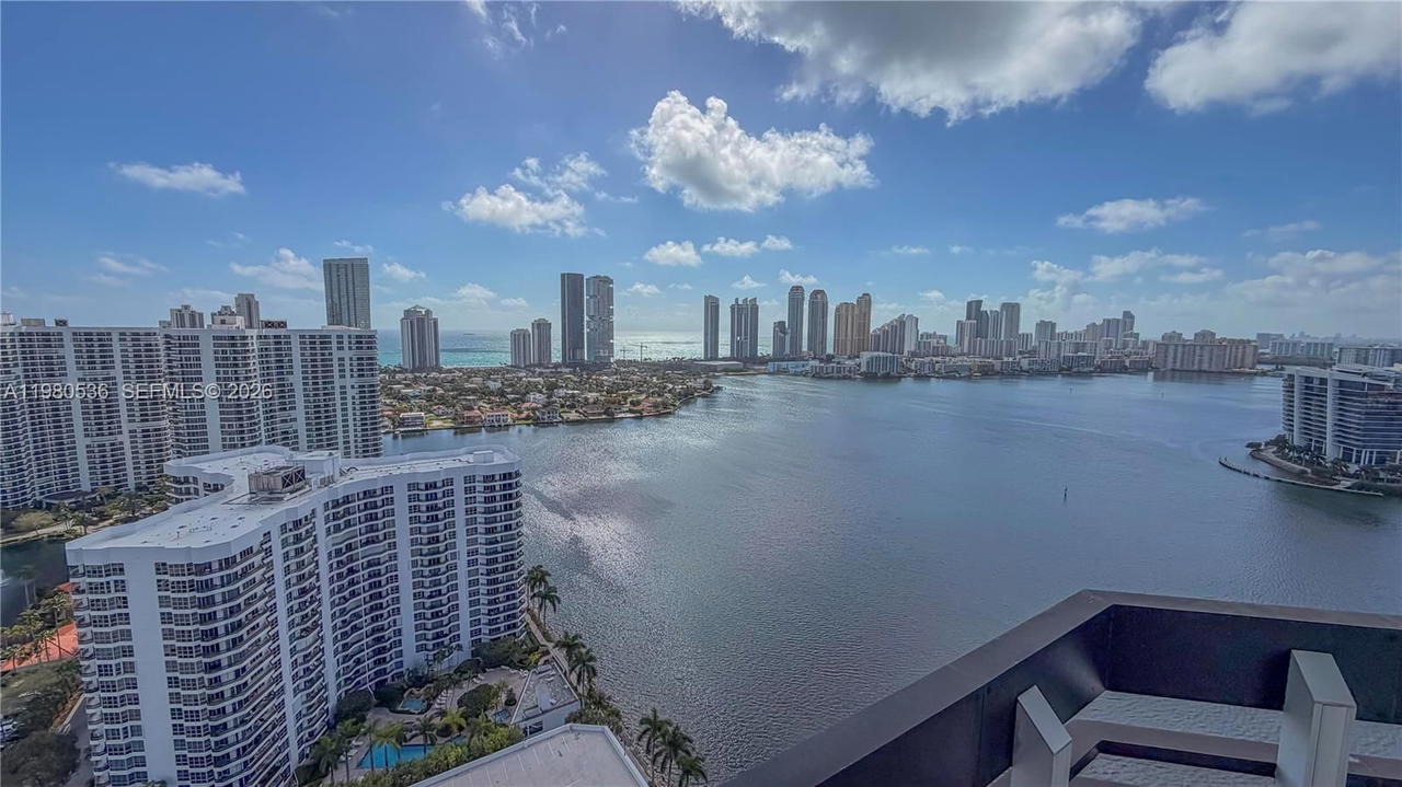 Real estate property located at 3530 Mystic Pointe Dr LPH13, Miami-dade, Mystic Pointe Tower 500 C, Aventura, FL