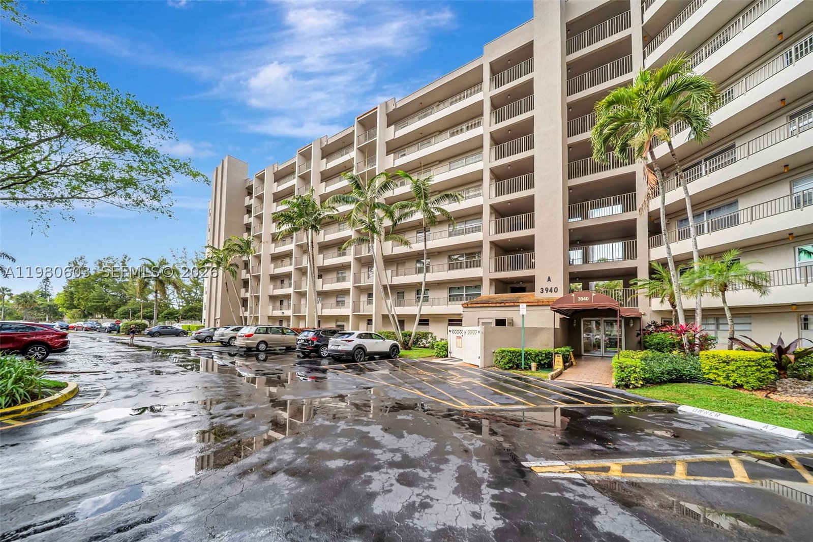 Real estate property located at 3940 Inverrary Blvd #303-A, Broward, 18th Hole At Inverrary Co, Lauderhill, FL