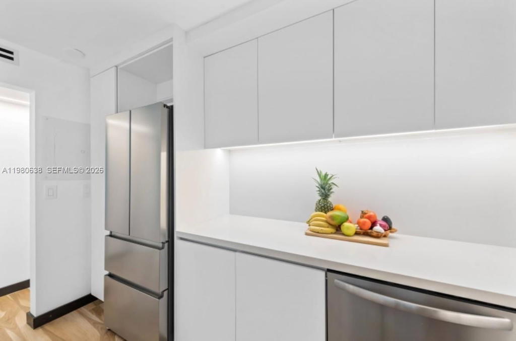 Real estate property located at 2655 Collins Ave #504, Miami-dade, Mirasol Ocean Towers Cond, Miami Beach, FL