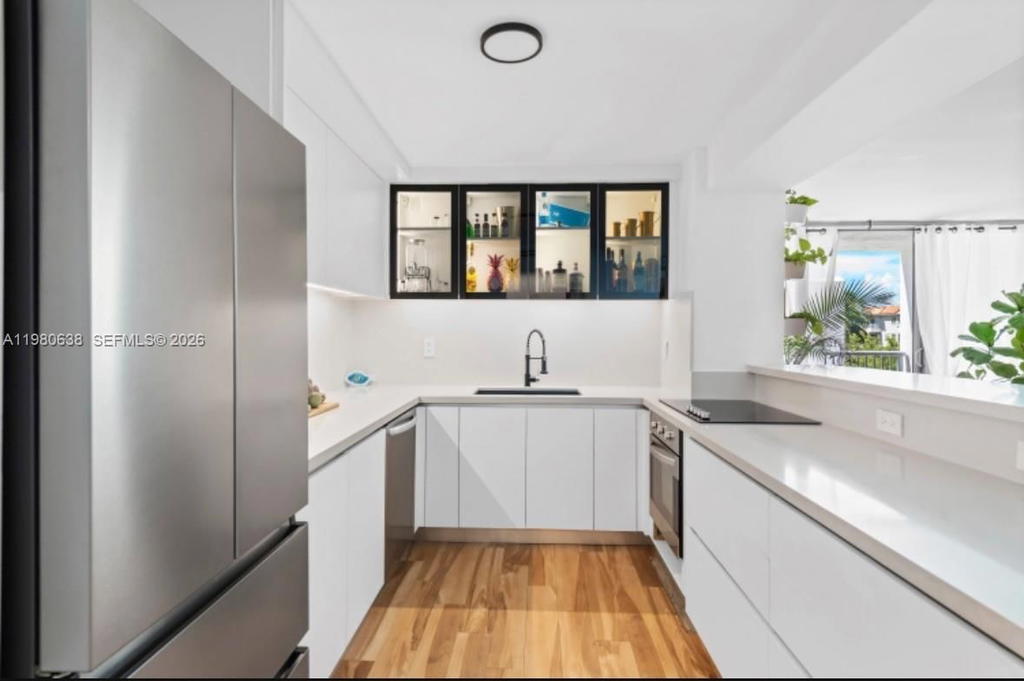 Real estate property located at 2655 Collins Ave #504, Miami-dade, Mirasol Ocean Towers Cond, Miami Beach, FL
