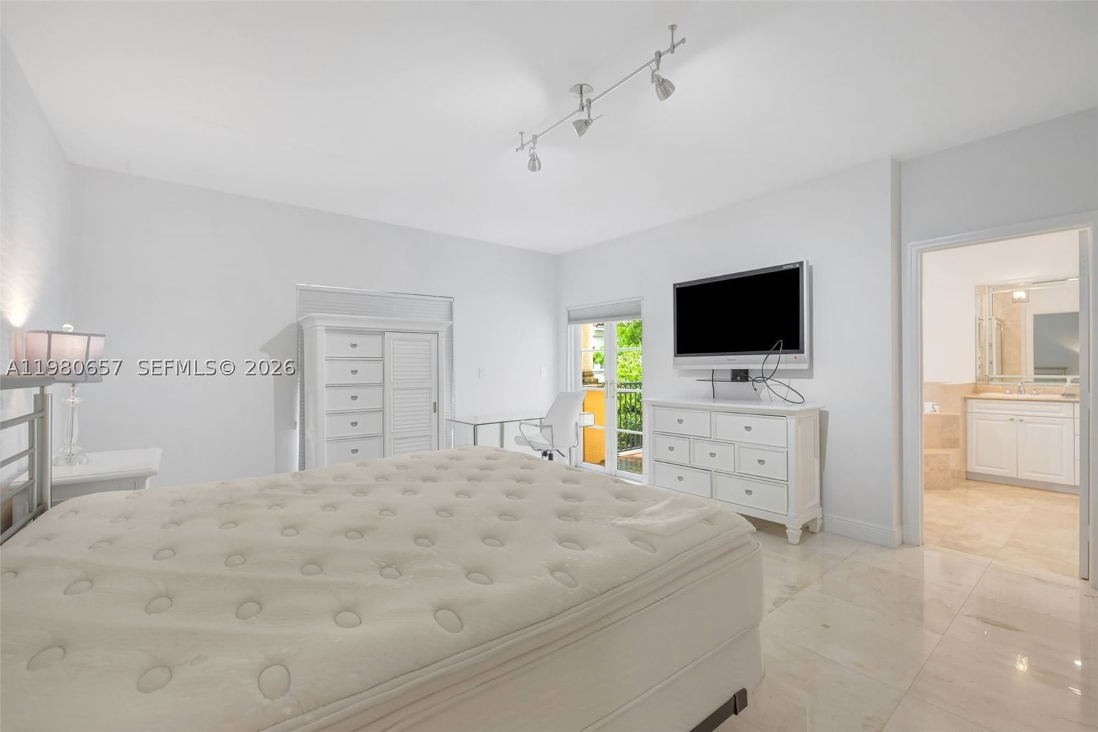 Real estate property located at 18450 30th place, Miami-dade, Aventura Bay Townhomes Co, Aventura, FL