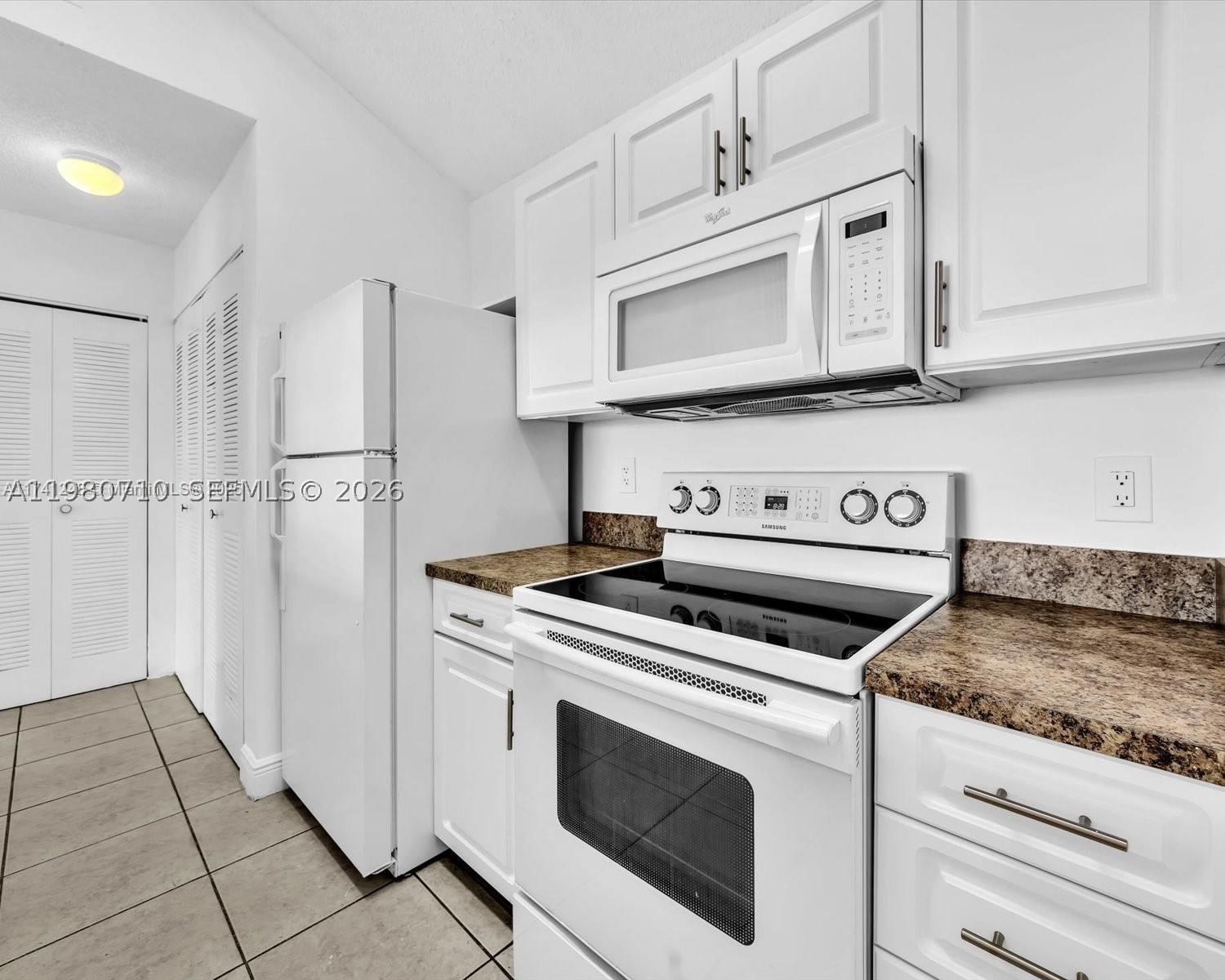 Real estate property located at 15770 106th Ter #303, Miami-dade, Royal Palm Place, Miami, FL