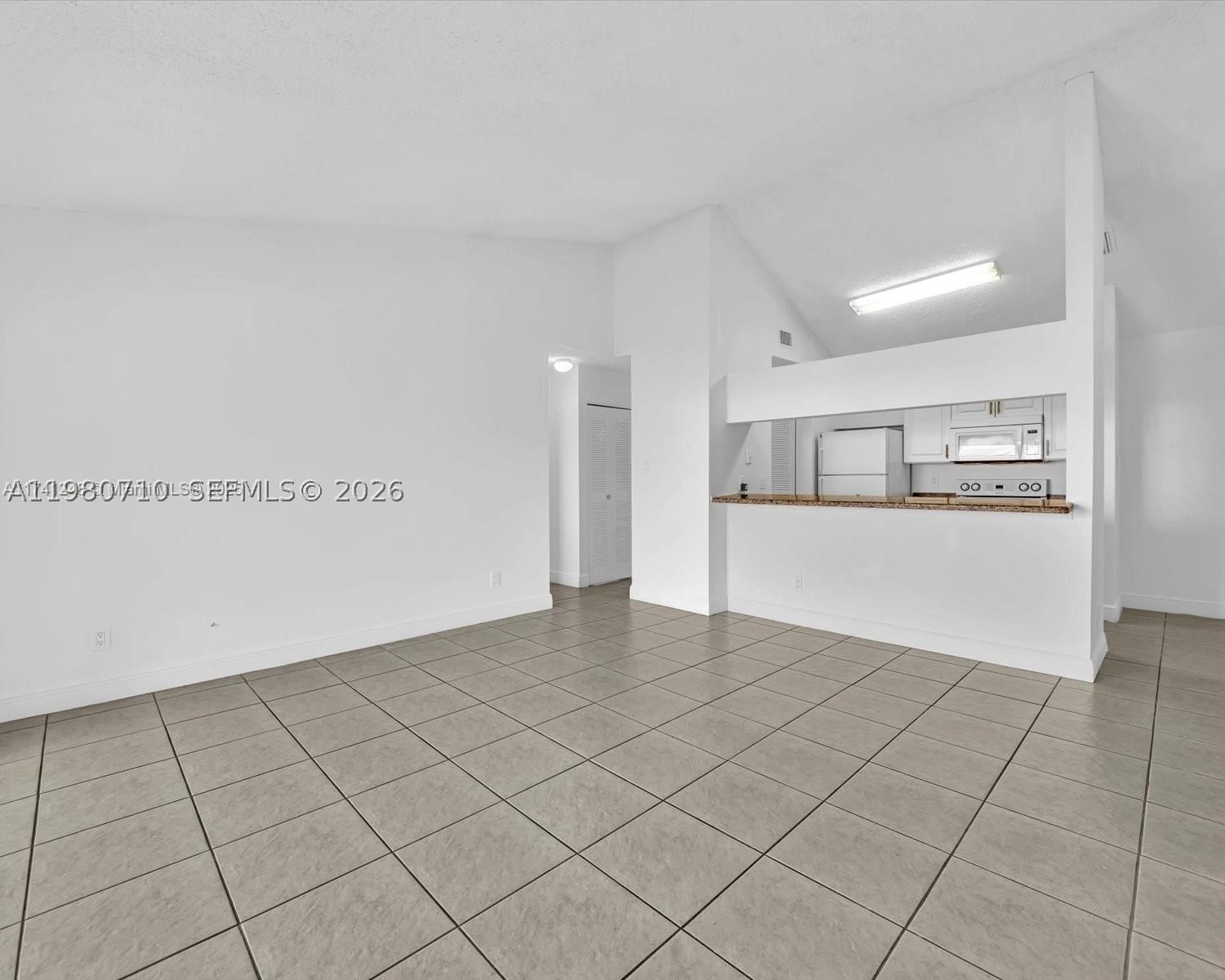 Real estate property located at 15770 106th Ter #303, Miami-dade, Royal Palm Place, Miami, FL