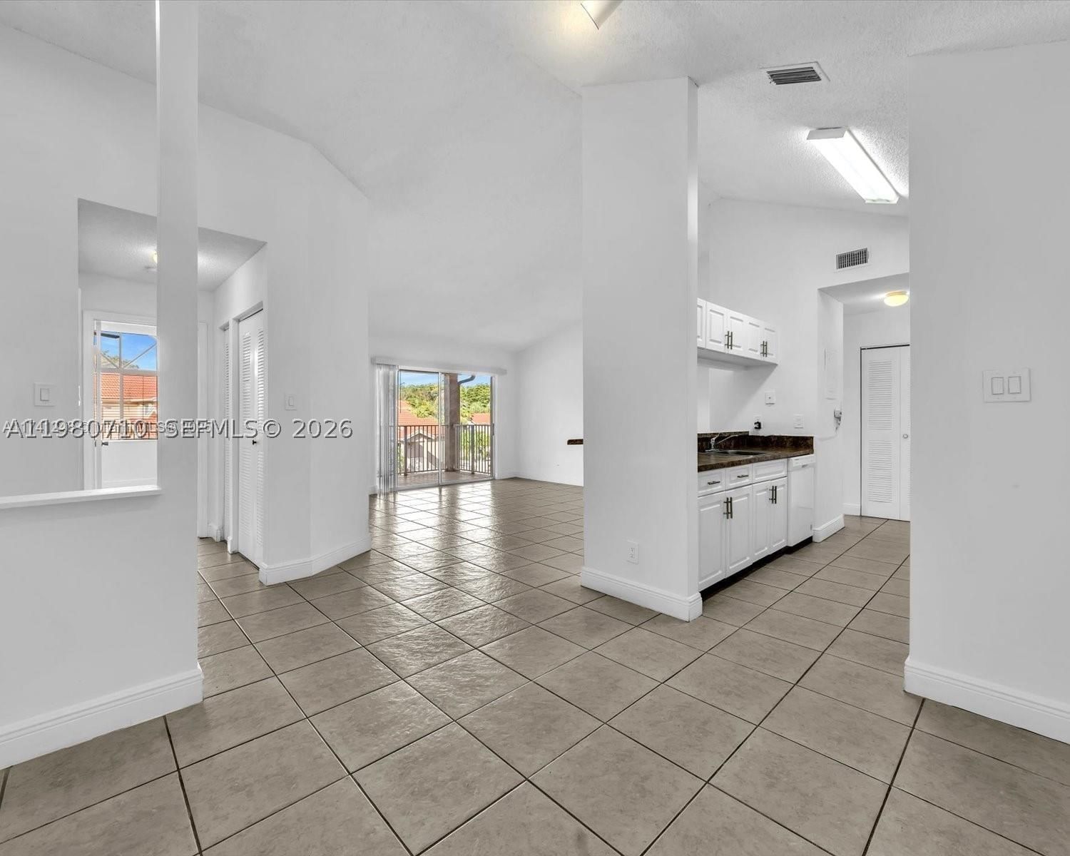 Real estate property located at 15770 106th Ter #303, Miami-dade, Royal Palm Place, Miami, FL