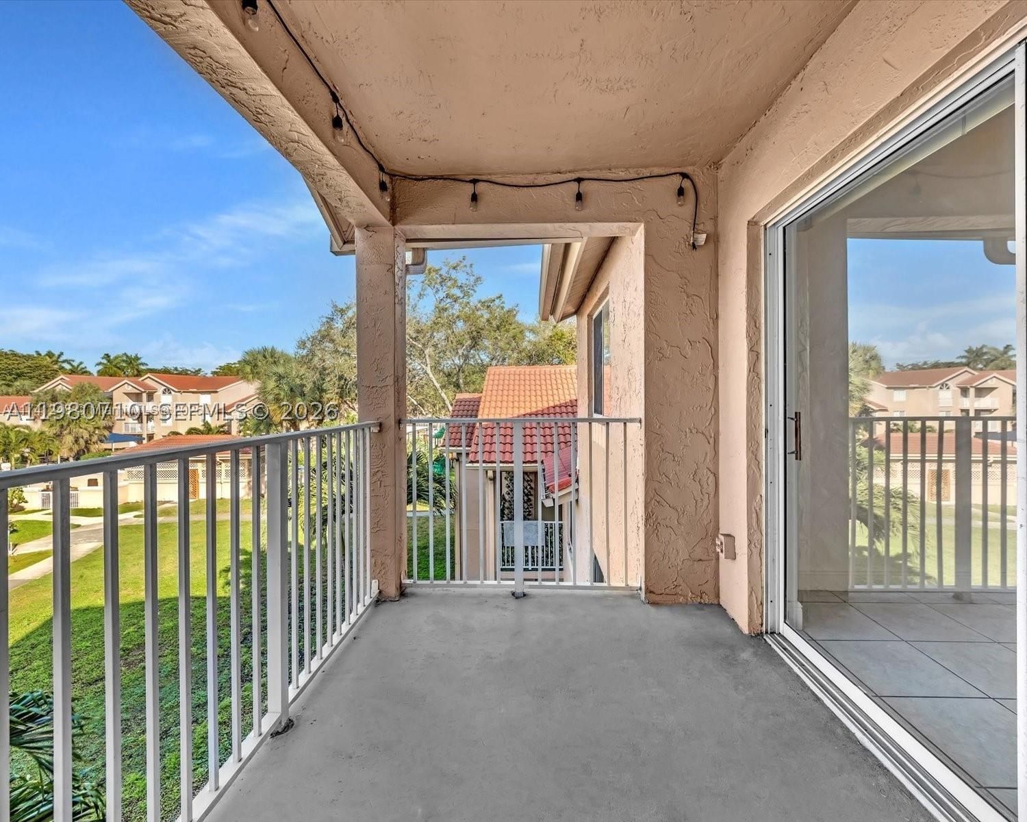 Real estate property located at 15770 106th Ter #303, Miami-dade, Royal Palm Place, Miami, FL