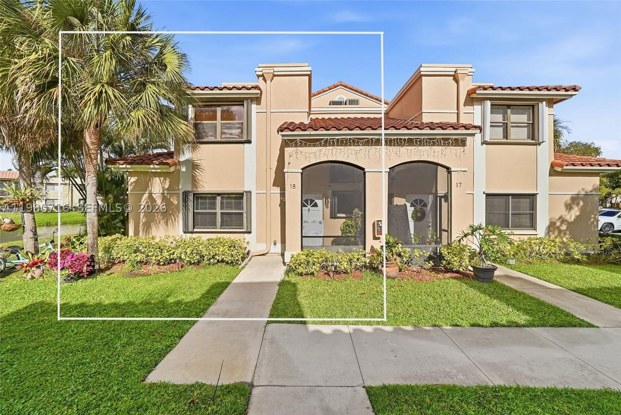 Real estate property located at 567 Racquet Club Rd #18, Broward, Bonaventure, Weston, FL