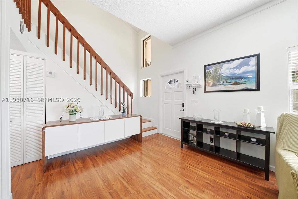 Real estate property located at 567 Racquet Club Rd #18, Broward, Bonaventure, Weston, FL