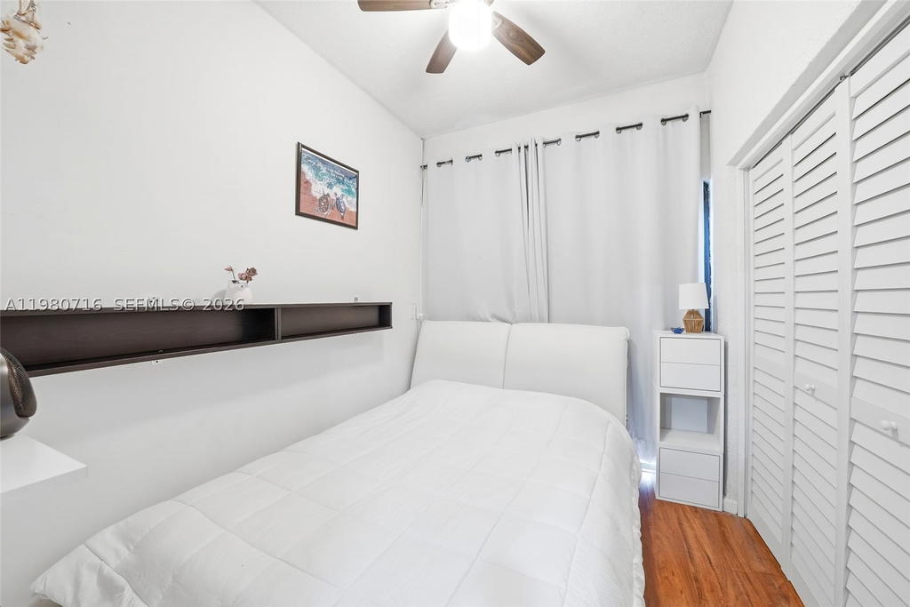 Real estate property located at 567 Racquet Club Rd #18, Broward, Bonaventure, Weston, FL