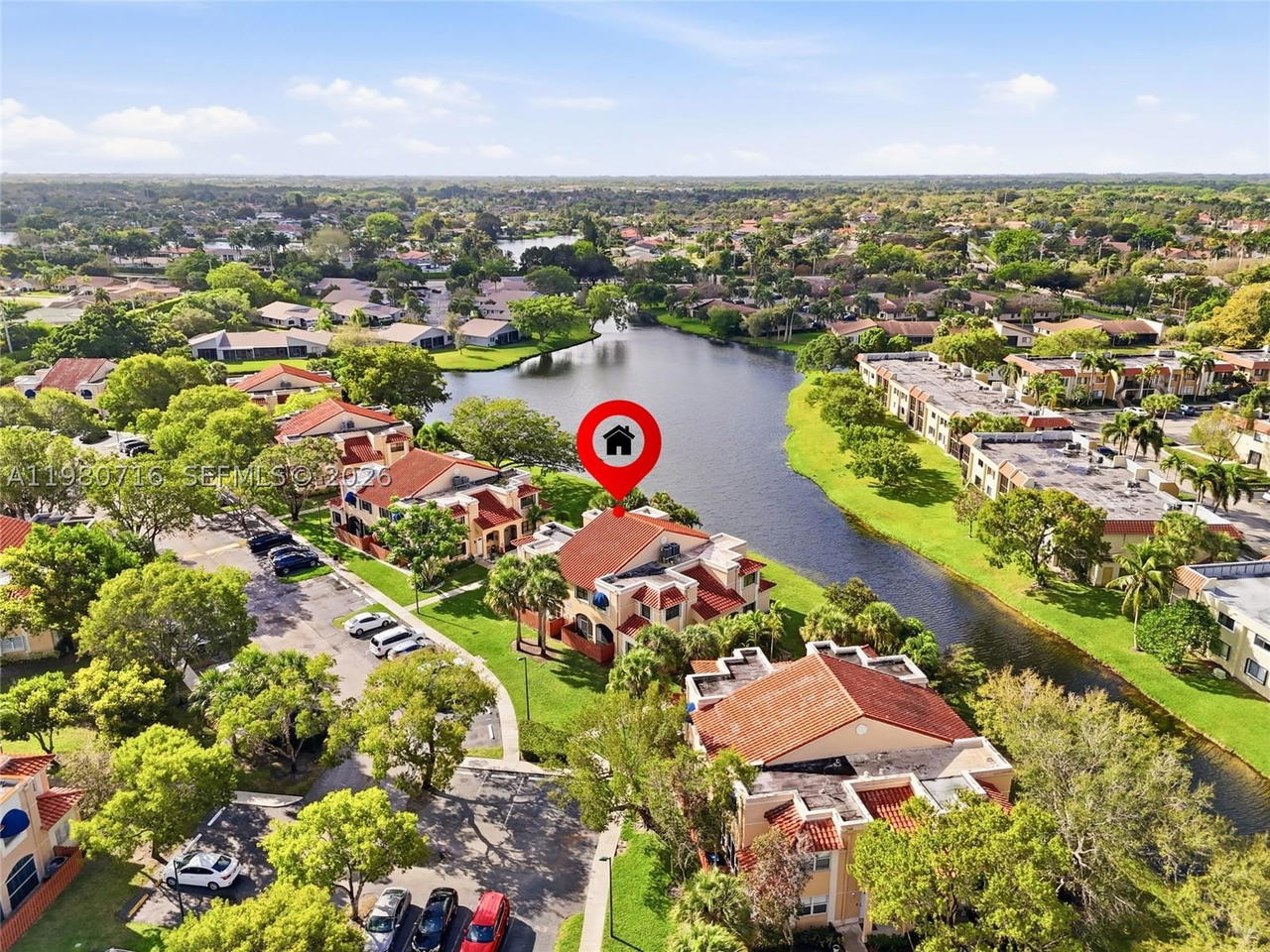 Real estate property located at 567 Racquet Club Rd #18, Broward, Bonaventure, Weston, FL