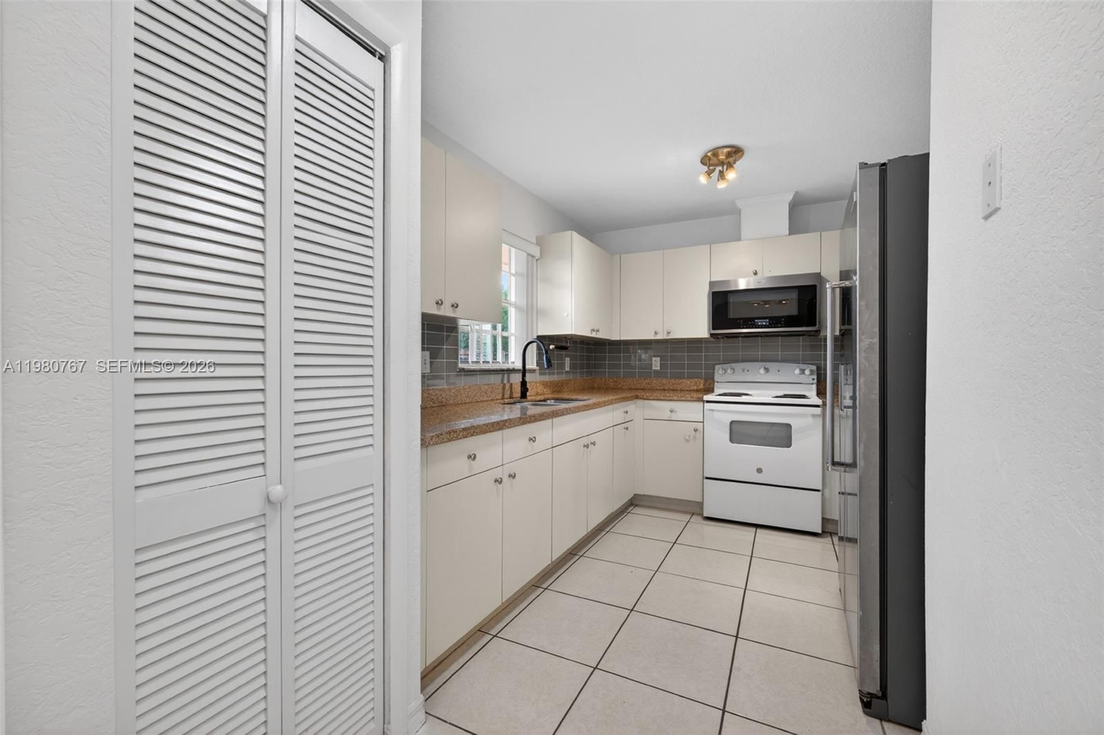 Real estate property located at 1700 97th Ave, Broward, Everglades Sugar & Land C, Miramar, FL