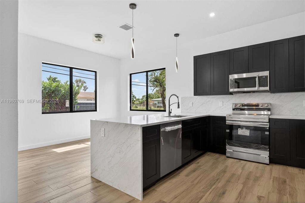 Real estate property located at 3040 24th St, Broward, Golden Ridge, Fort Lauderdale, FL