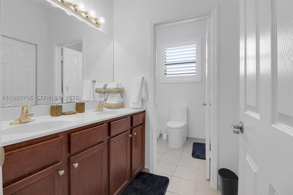 Real estate property located at 17343 155th Ct, Miami-dade, Venetian Parc West, Miami, FL
