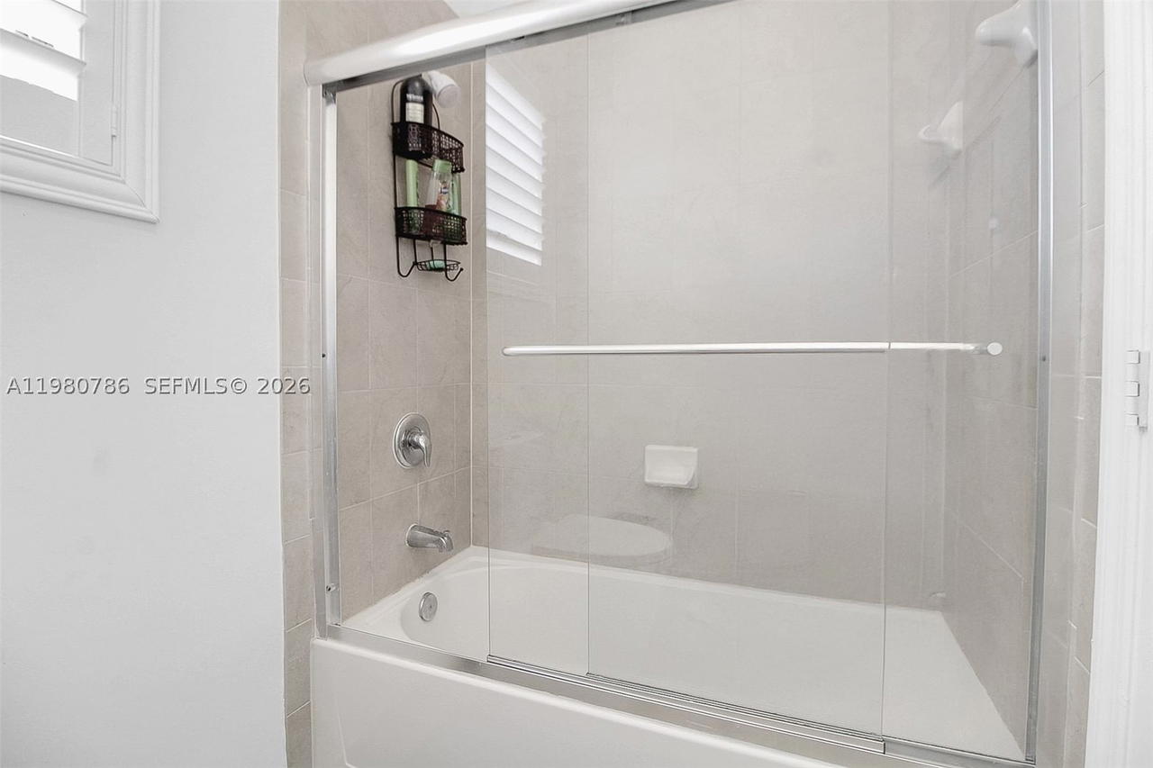 Real estate property located at 17343 155th Ct, Miami-dade, Venetian Parc West, Miami, FL