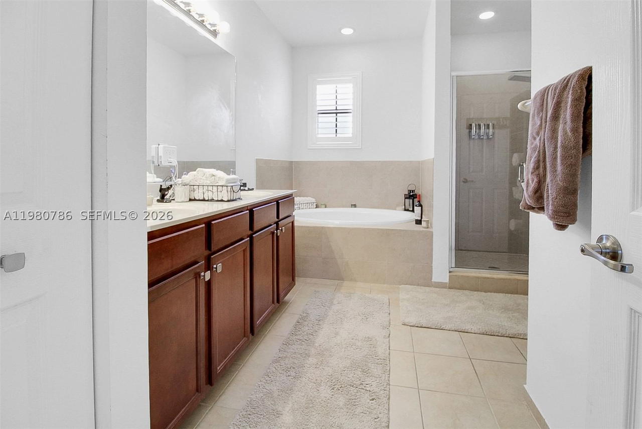 Real estate property located at 17343 155th Ct, Miami-dade, Venetian Parc West, Miami, FL