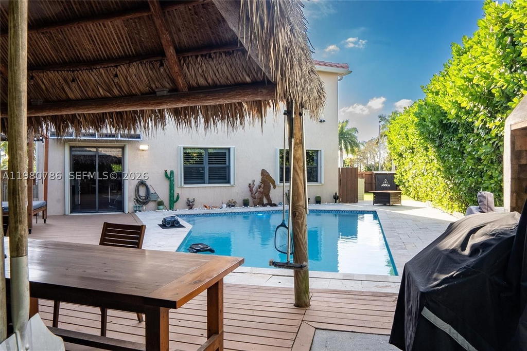 Real estate property located at 17343 155th Ct, Miami-dade, Venetian Parc West, Miami, FL