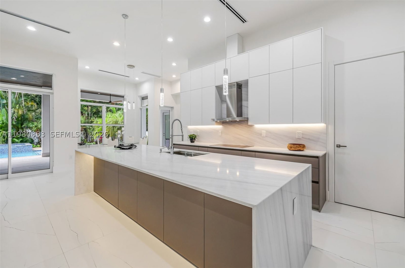 Real estate property located at 11780 8th Ave, Miami-dade, Griffing Biscayne Park Es, Biscayne Park, FL