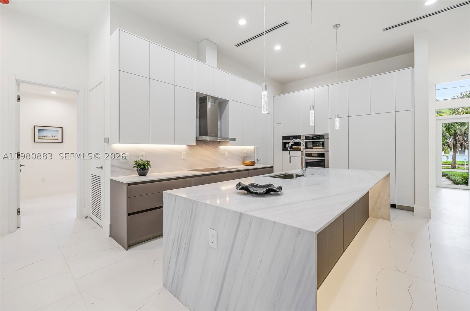 Real estate property located at 11780 8th Ave, Miami-dade, Griffing Biscayne Park Es, Biscayne Park, FL