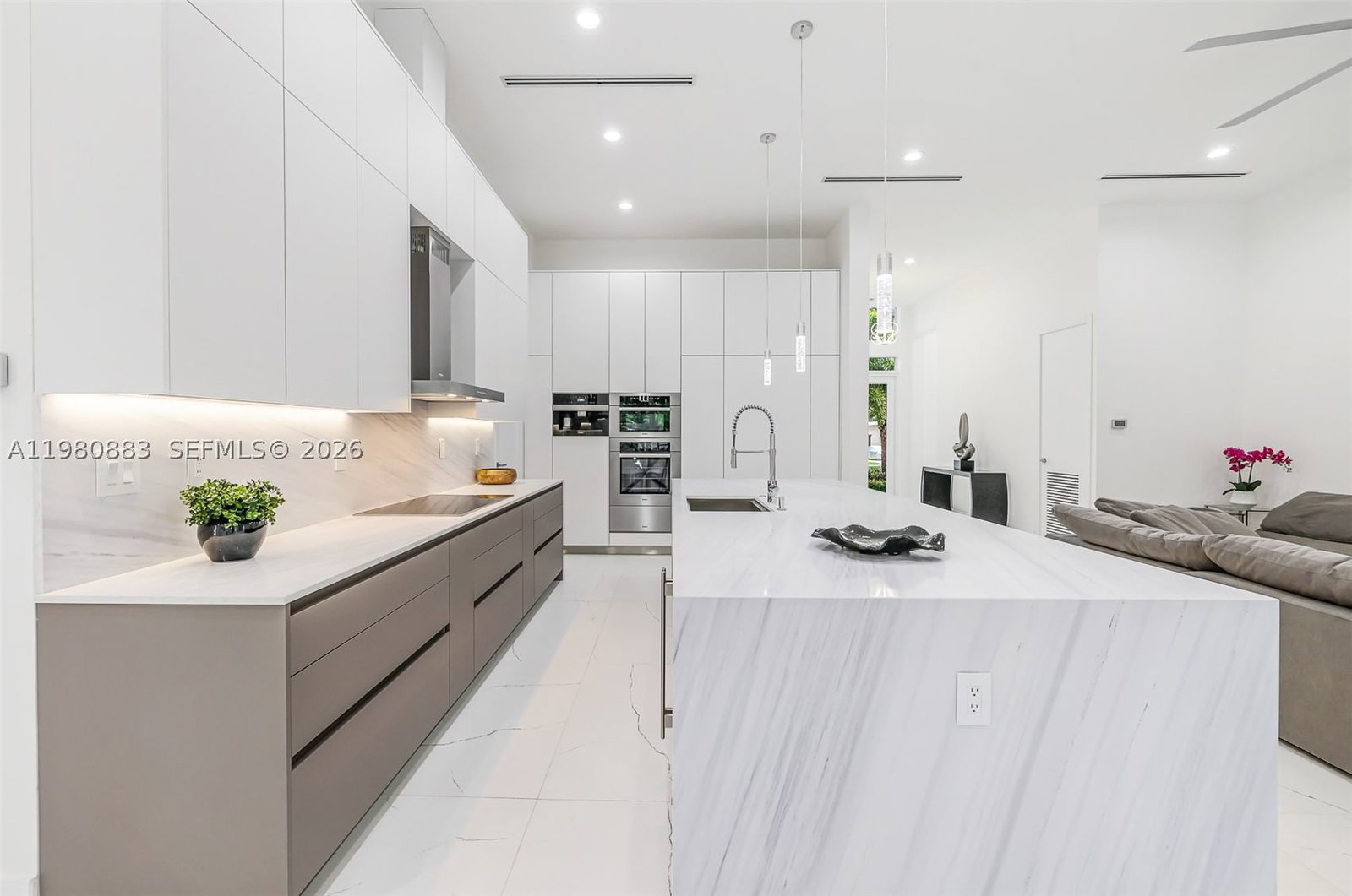 Real estate property located at 11780 8th Ave, Miami-dade, Griffing Biscayne Park Es, Biscayne Park, FL