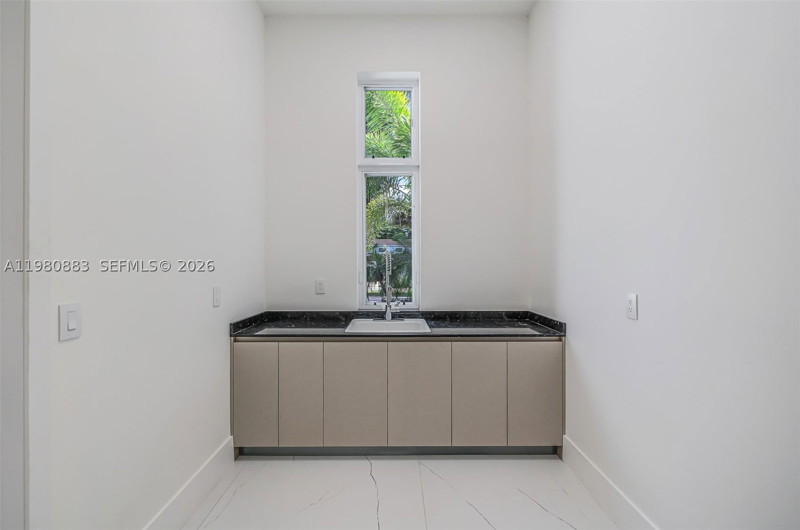 Real estate property located at 11780 8th Ave, Miami-dade, Griffing Biscayne Park Es, Biscayne Park, FL