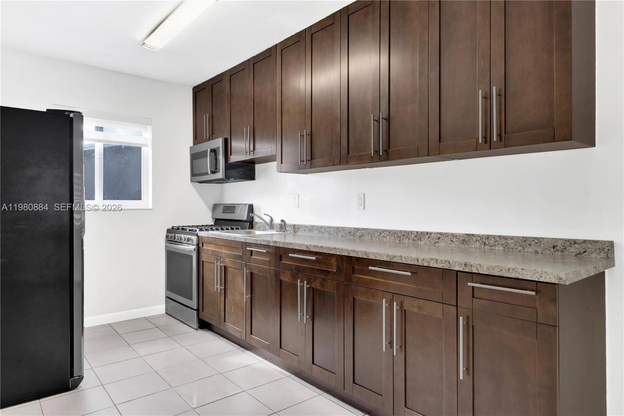 Real estate property located at 1281 29th St #6, Miami-dade, Calumet Condo, Hialeah, FL