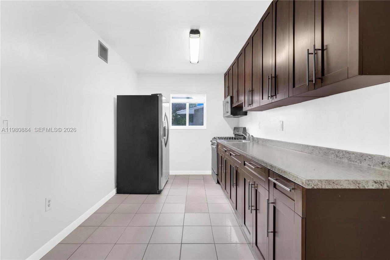Real estate property located at 1281 29th St #6, Miami-dade, Calumet Condo, Hialeah, FL
