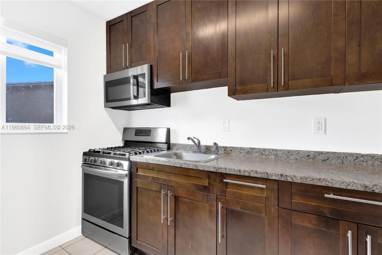 Real estate property located at 1281 29th St #6, Miami-dade, Calumet Condo, Hialeah, FL