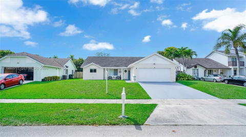 Real estate property located at 9770 216th Ter, Miami-dade, Lakes By The Bay Sec 4, Cutler Bay, FL