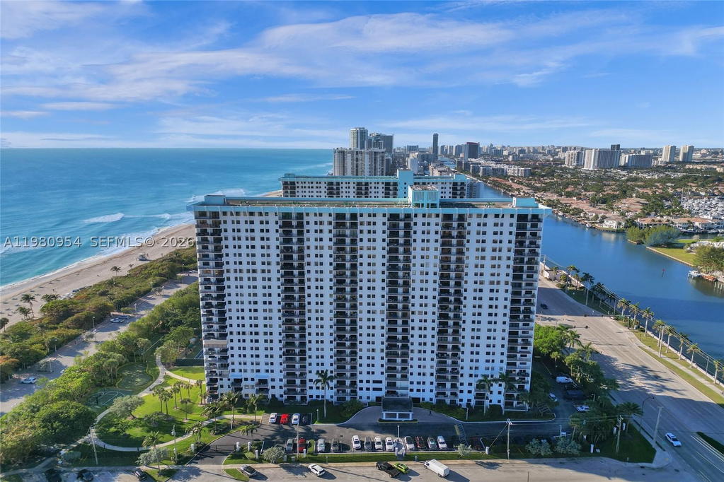 Real estate property located at 1201 Ocean Dr #1407S, Broward, Summit Condo, Hollywood, FL
