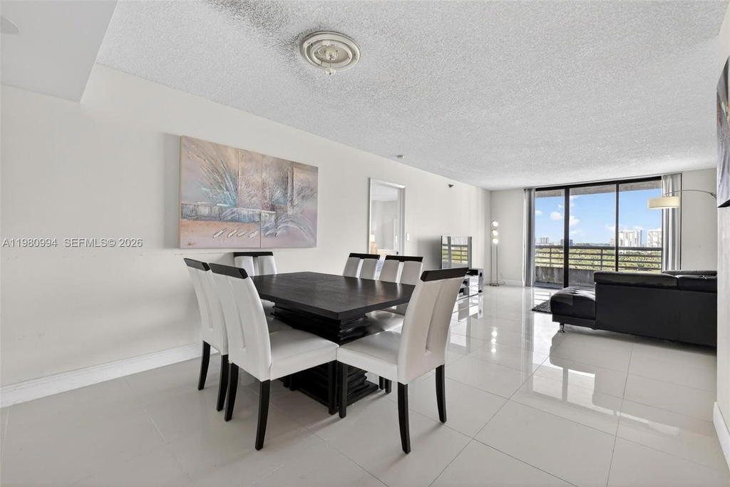 Real estate property located at 3300 192nd St #1611, Miami-dade, Parc Central Aventura Eas, Aventura, FL