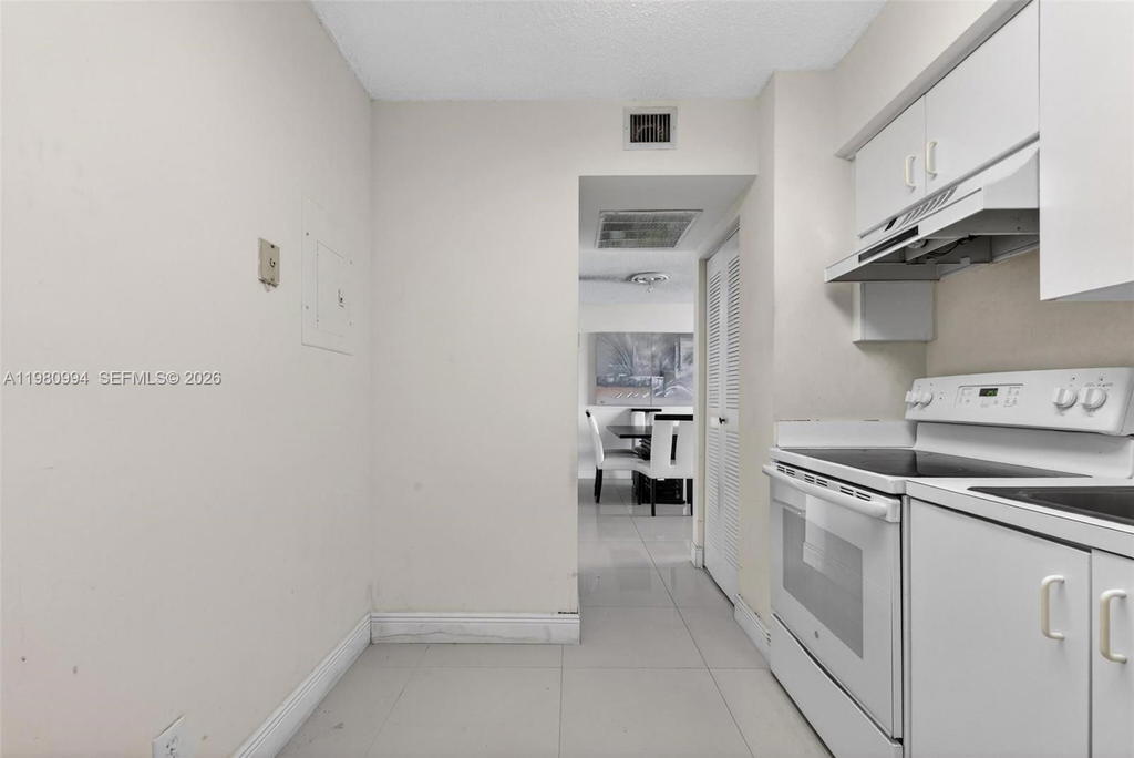 Real estate property located at 3300 192nd St #1611, Miami-dade, Parc Central Aventura Eas, Aventura, FL