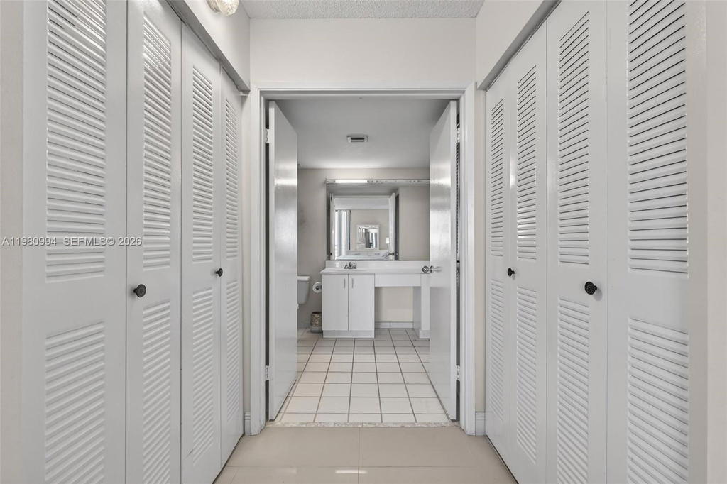 Real estate property located at 3300 192nd St #1611, Miami-dade, Parc Central Aventura Eas, Aventura, FL