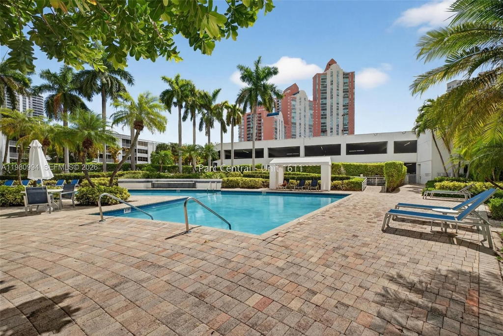 Real estate property located at 3300 192nd St #1611, Miami-dade, Parc Central Aventura Eas, Aventura, FL
