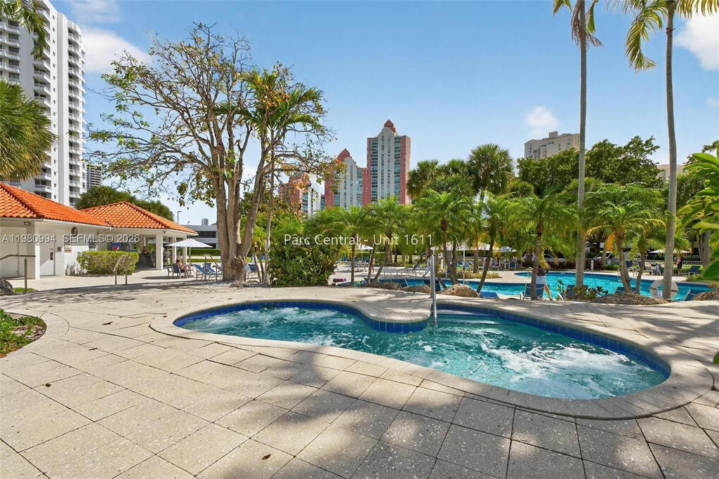 Real estate property located at 3300 192nd St #1611, Miami-dade, Parc Central Aventura Eas, Aventura, FL