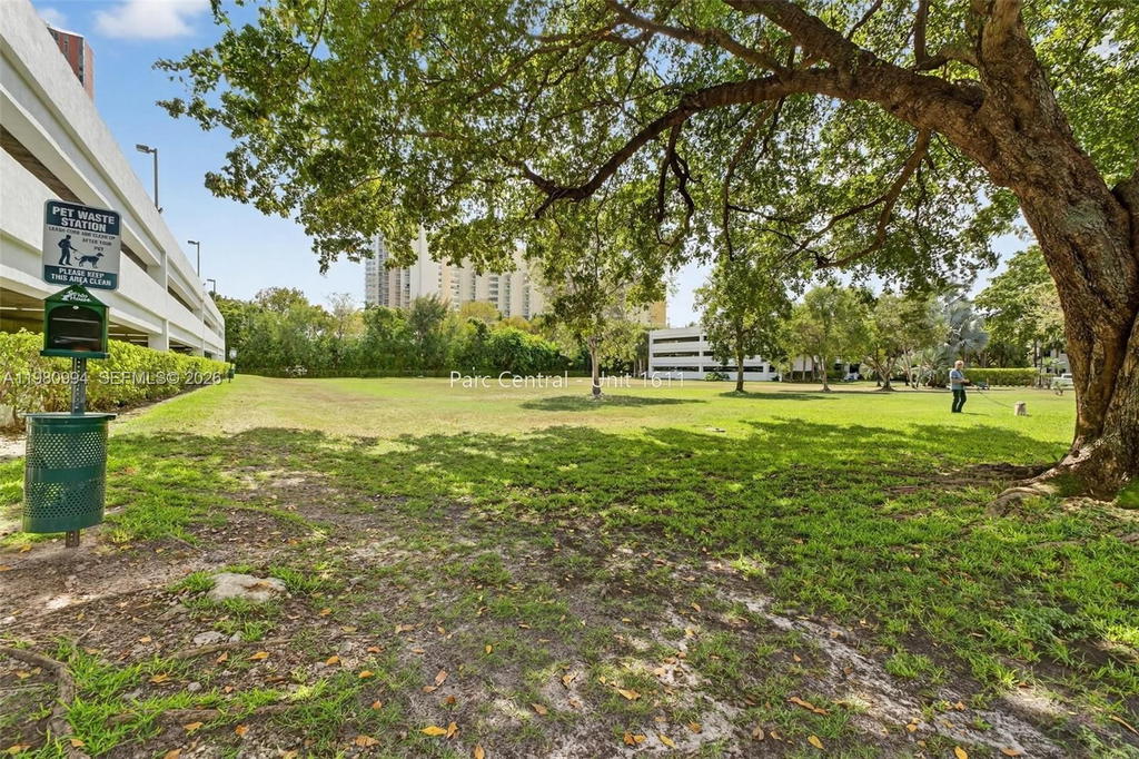Real estate property located at 3300 192nd St #1611, Miami-dade, Parc Central Aventura Eas, Aventura, FL