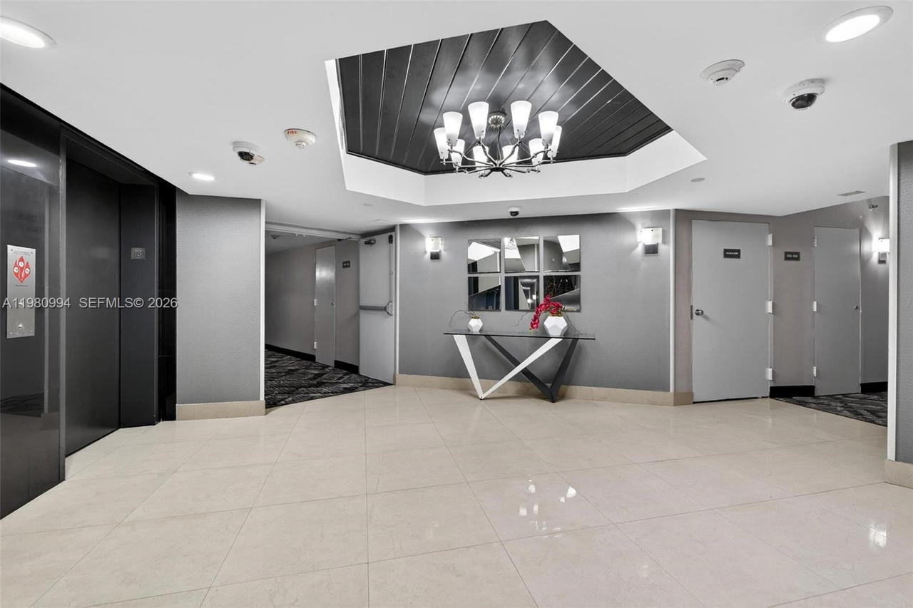 Real estate property located at 3300 192nd St #1611, Miami-dade, Parc Central Aventura Eas, Aventura, FL