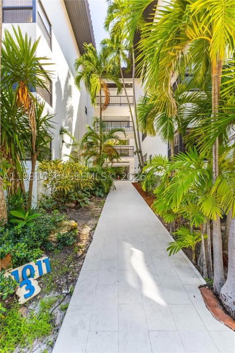 Real estate property located at 101 Ocean Lane Dr #1013, Miami-dade, Ocean Village Condo, Key Biscayne, FL
