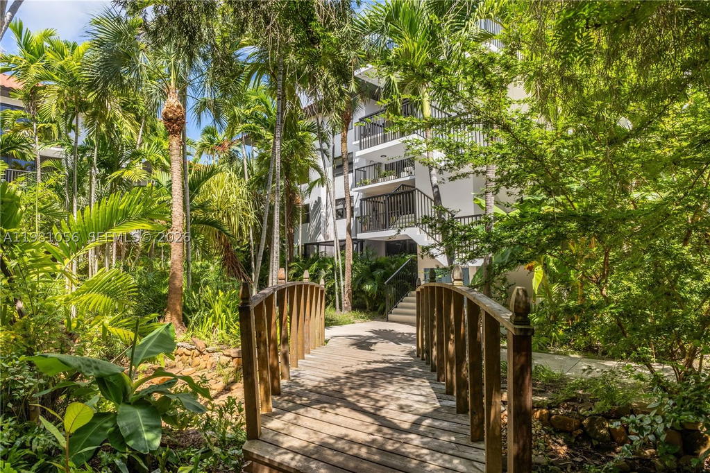 Real estate property located at 101 Ocean Lane Dr #1013, Miami-dade, Ocean Village Condo, Key Biscayne, FL
