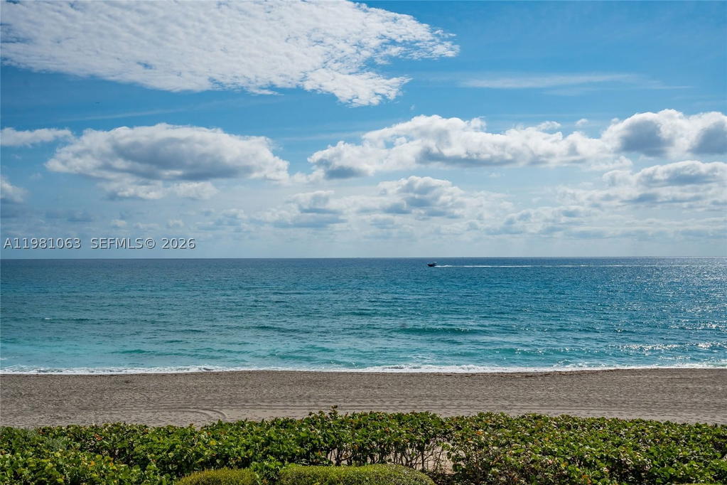 Real estate property located at 19670 Beach Rd A404, Palm Beach, Seawatch At Jupiter Islan, Tequesta, FL