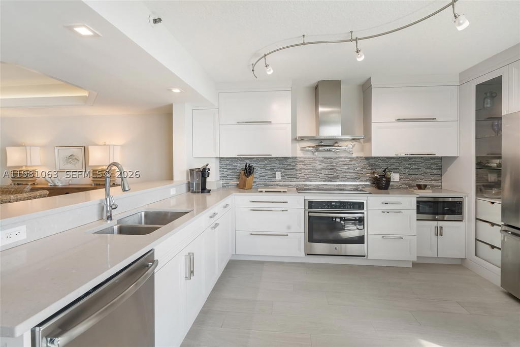 Real estate property located at 19670 Beach Rd A404, Palm Beach, Seawatch At Jupiter Islan, Tequesta, FL