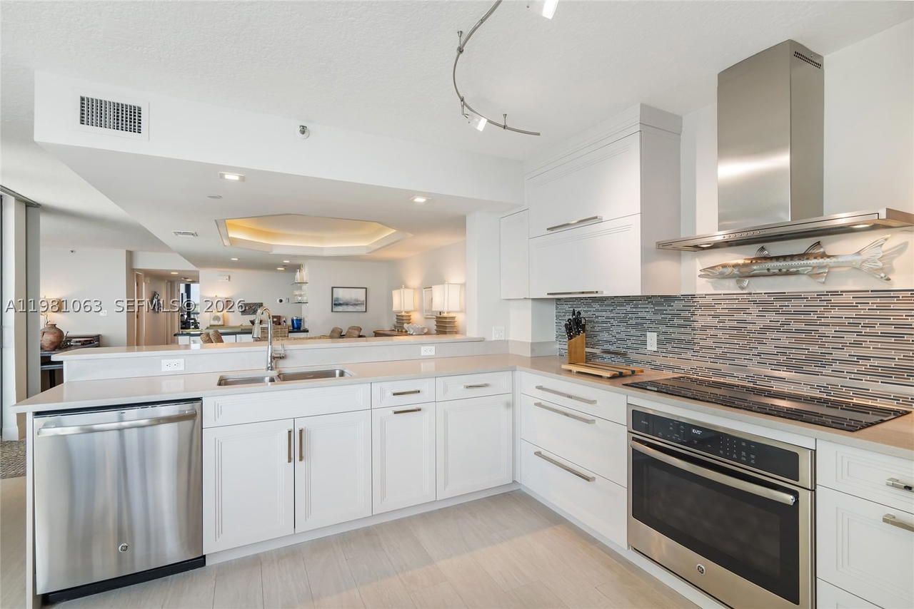 Real estate property located at 19670 Beach Rd A404, Palm Beach, Seawatch At Jupiter Islan, Tequesta, FL