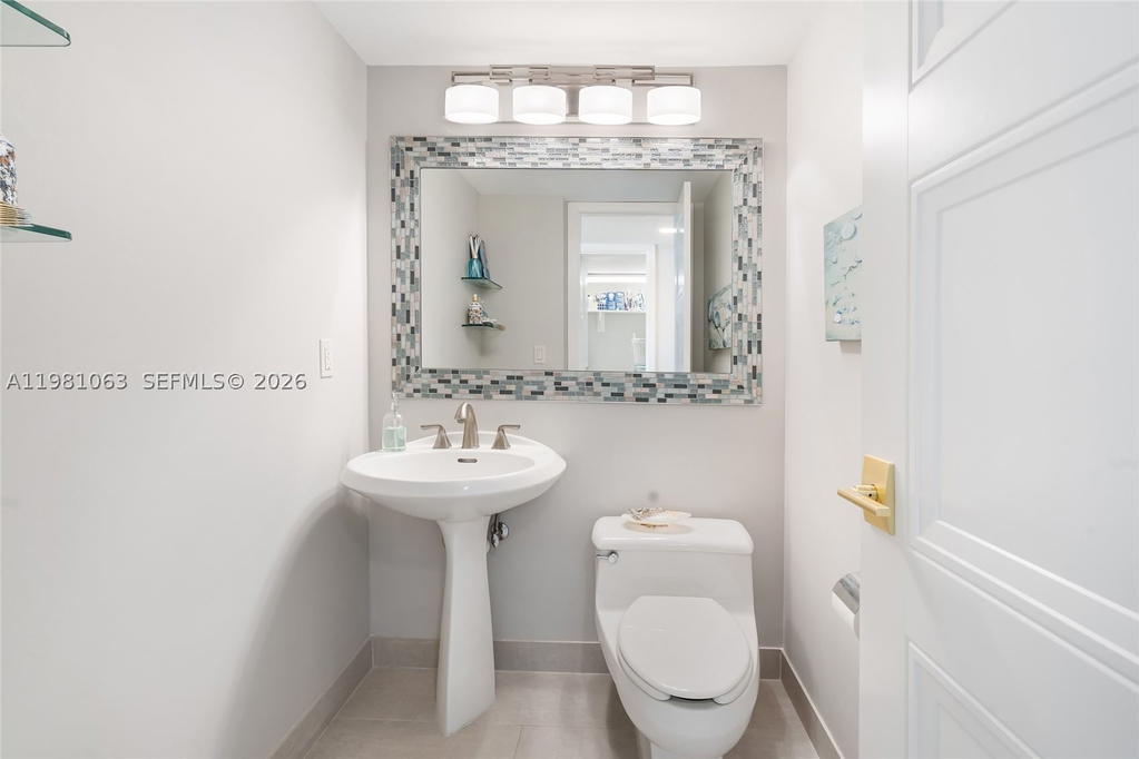 Real estate property located at 19670 Beach Rd A404, Palm Beach, Seawatch At Jupiter Islan, Tequesta, FL