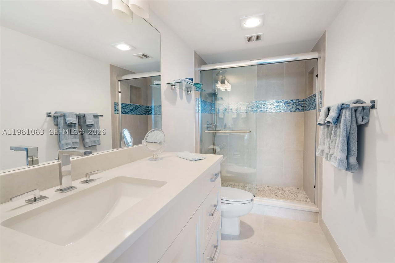 Real estate property located at 19670 Beach Rd A404, Palm Beach, Seawatch At Jupiter Islan, Tequesta, FL