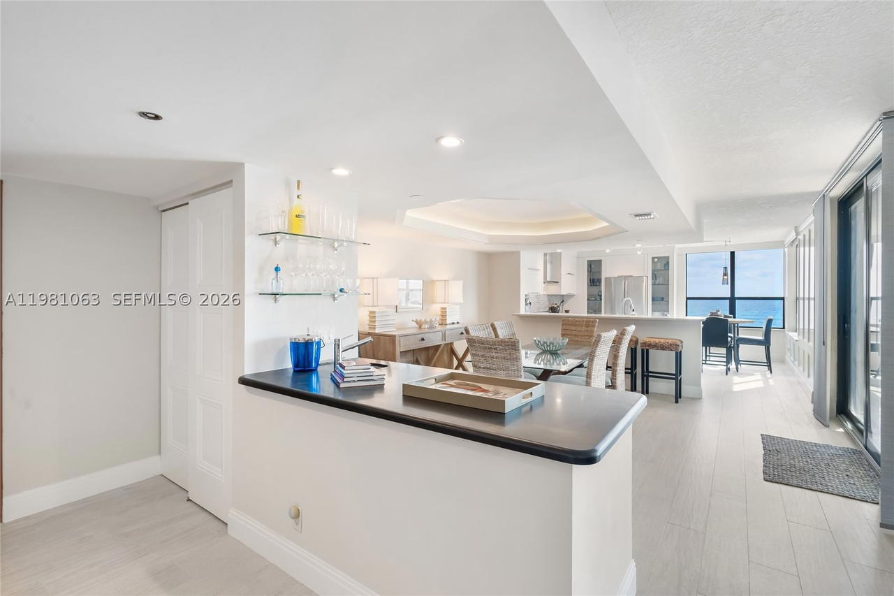 Real estate property located at 19670 Beach Rd A404, Palm Beach, Seawatch At Jupiter Islan, Tequesta, FL