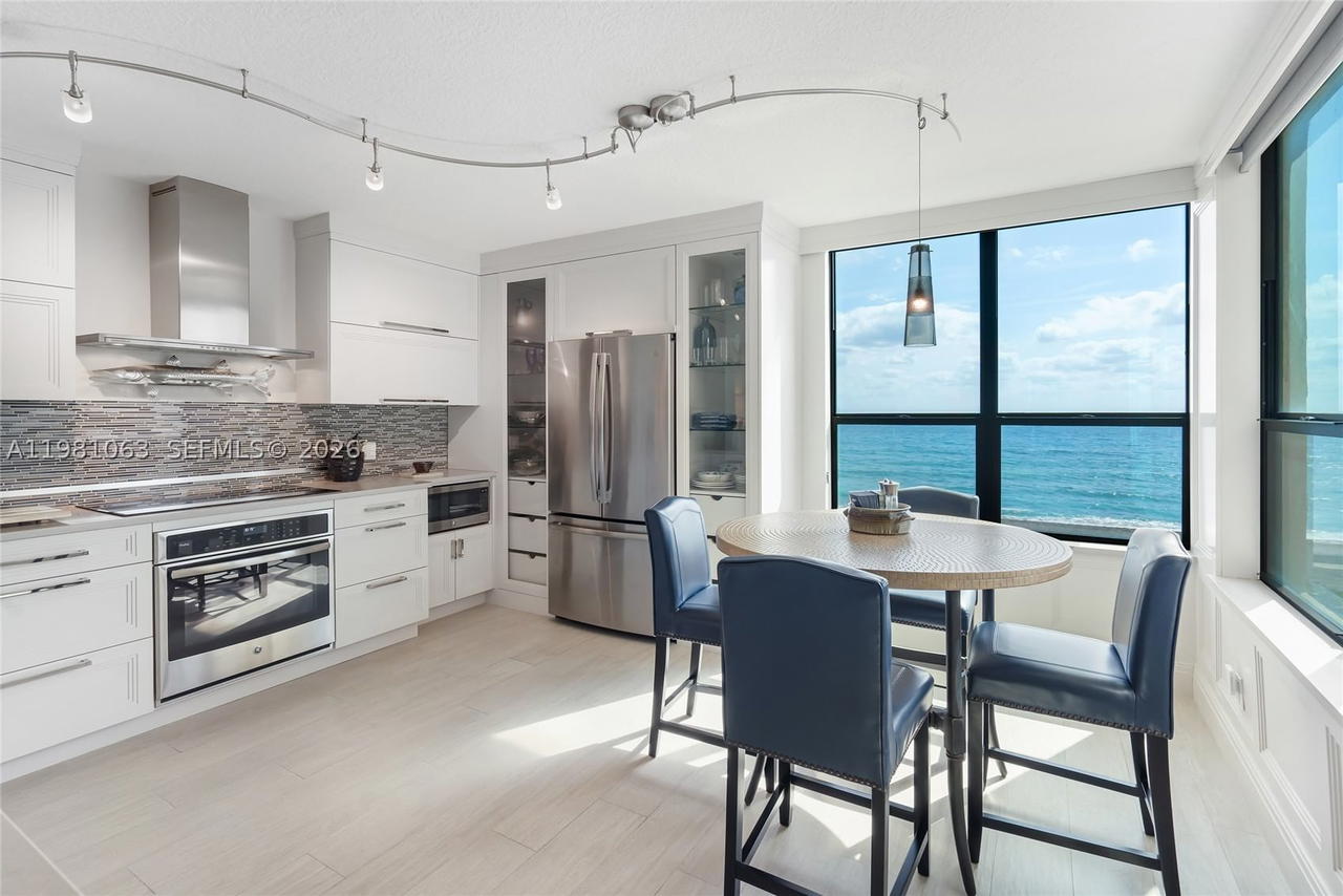 Real estate property located at 19670 Beach Rd A404, Palm Beach, Seawatch At Jupiter Islan, Tequesta, FL