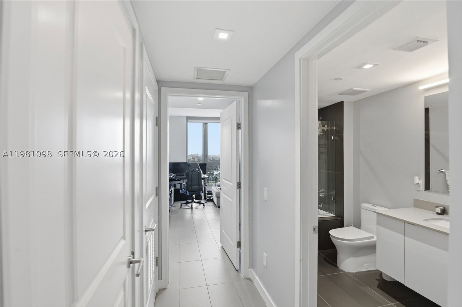 Real estate property located at 1600 1st Ave #1610, Miami-dade, Canvas Condo, Miami, FL
